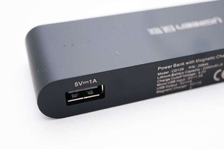 t̑ʂɂ́AX}z֏[d邽߂USBRlN^zu