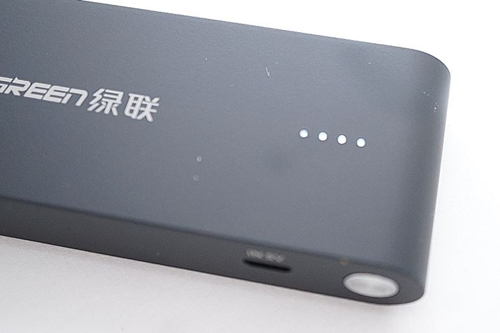 obe[cʂLEDCWP[^[͖{̕\ʂɔzuĂ܂