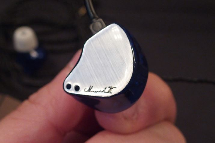 Unique Melody�uMAVERICK II�v�B�h���C�o�[�\���́A��悪�_�C�i�~�b�N×1��BA×1�A���悪BA×1�A���悪BA×2�ƂȂ��Ă���