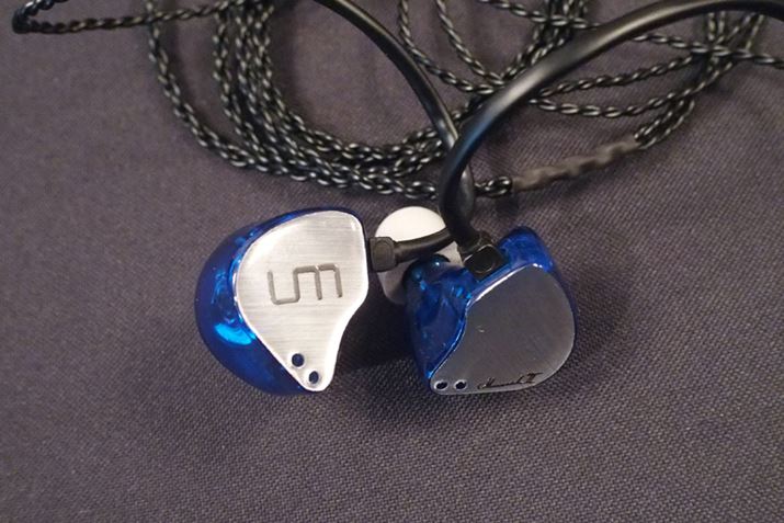 �t�F�C�X�v���[�g���̃x���g��2�|�[�g�ɑ�������A��ԕ\���\�͂����サ�Ă���Ƃ���