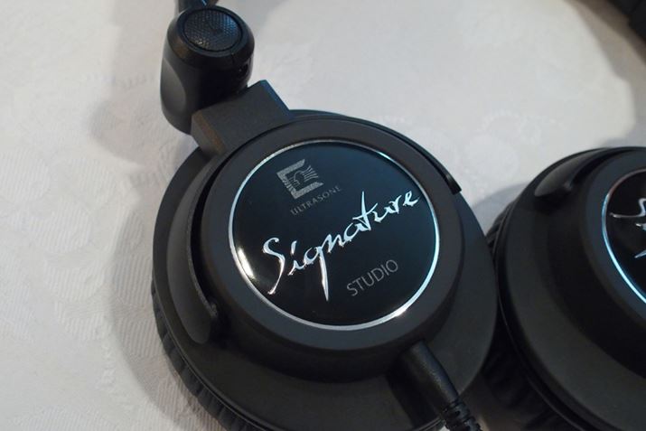 �uSignature Pro�v�ŐG��S�n�����߂邽�߂ɍ̗p����Ă����\�ʉ��H���Ȃ������肵�āA�R�X�g��}���Ă���Ƃ���