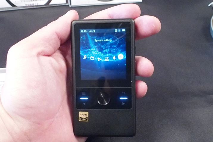 Cayin�uN3�v�B������3��������\�肵�Ă���A���i��2���~�O��ɂȂ�Ƃ̂���