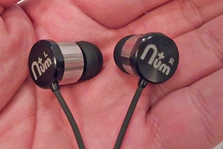 �X�e�����X⟑̂��̗p�B�i���ɂ�����邽�߁A���ׂē��{�̐E�l�̎�ɂ���Đ������Ă���Ƃ���