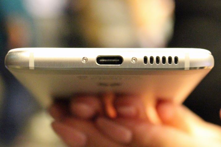 USB Type-C|[g̗pB5V/2A̋}[dɑΉĂ