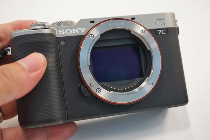 fW^J́AdCMɕϊfoCXłBfq𓋍ڂĂ܂