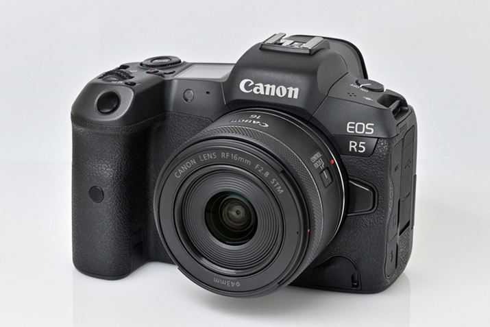 Pœ_ÝAYLbgɕtWY[掿ŁA傫ȃ{Py߂̂B^EyʂȂ̂AyɎBey߂܂B̉摜̃ÝALm̒LpEPœ_YuRF16mm F2.8 STMv