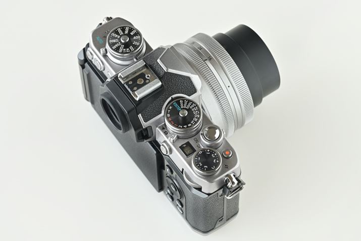 jRuZ fcv̓{fBʂ3̃_C𓋍ځB}jAy߂Jł