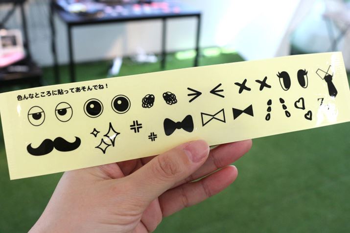 t̃V[ŕ\RɃfUCāÂ킢u~Sv邱Ƃł܂