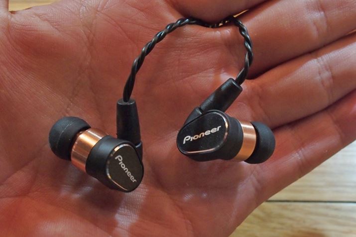 nCGhfSE-CH9TBMMCXRlN^[̗pĂAP[uɑΉĂ