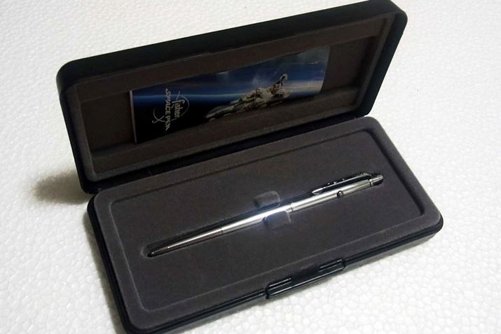 M҂ŵ́AXy[Xy\tbOVbvf́uAG-7vBhȃP[XɓĂ܂