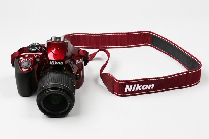 D3400̓bhJ[̃{fBpӁBԂXgbvt܂