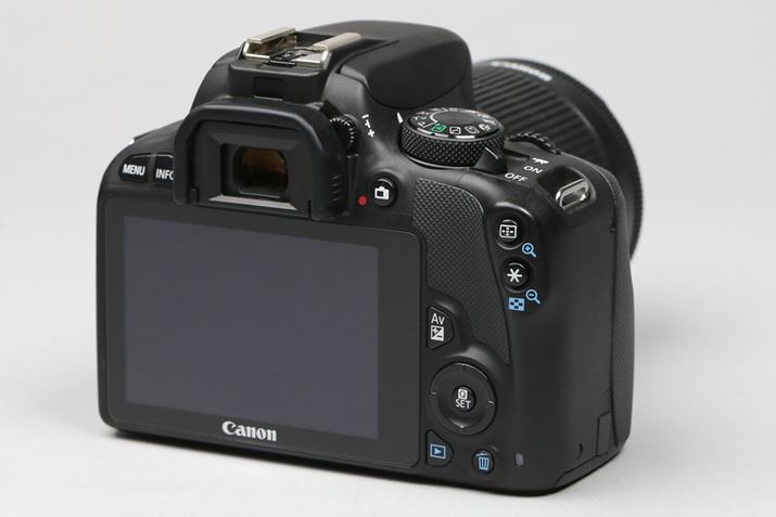 EOS Kiss X7̉tj^[3.0^Œ莮i104hbgjB^b`plɑΉĂ܂