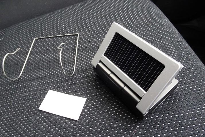 �{�́A�T���o�C�U�[�p�̃t�b�N�A�_�b�V���{�[�h�\��t���p�̗��ʃe�[�v�̂R�_���Z�b�g��