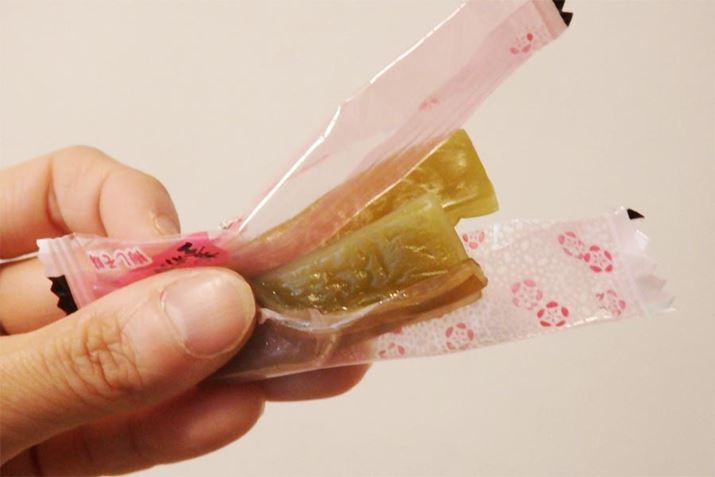 ꂽ܂ɂ́AЂƌTCYɃJbgꂽ̂3؂ꂮ炢Ă܂