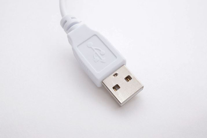 d̓p\RȂǂUSB[qɐڑ܂