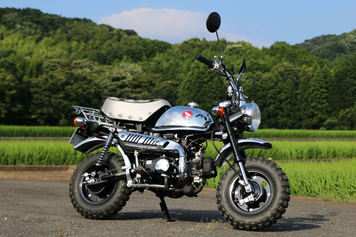 ホンダ・モンキー・タンク・サイドカバー・最終値下げ、早い者勝ち． thumbnail_l.jpg