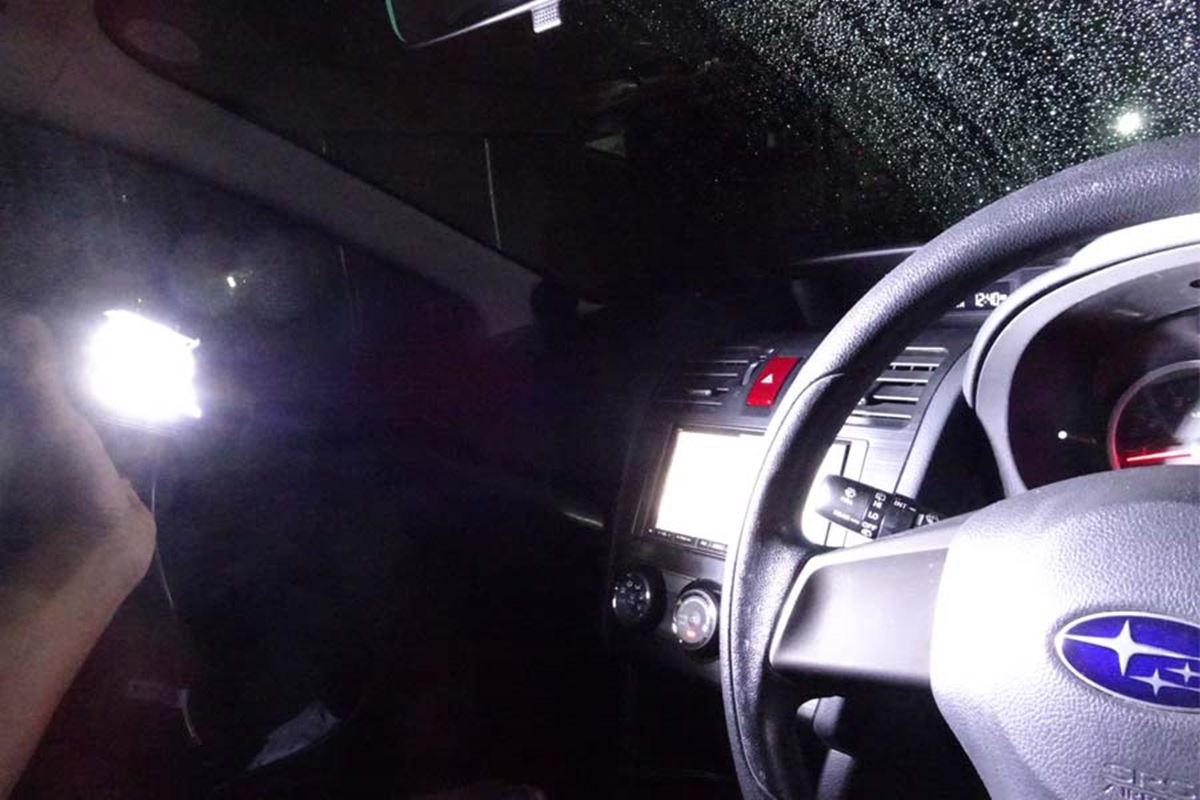 高評価は本当だった 車内の探し物には ワークライト が明るくて便利 価格 Comマガジン