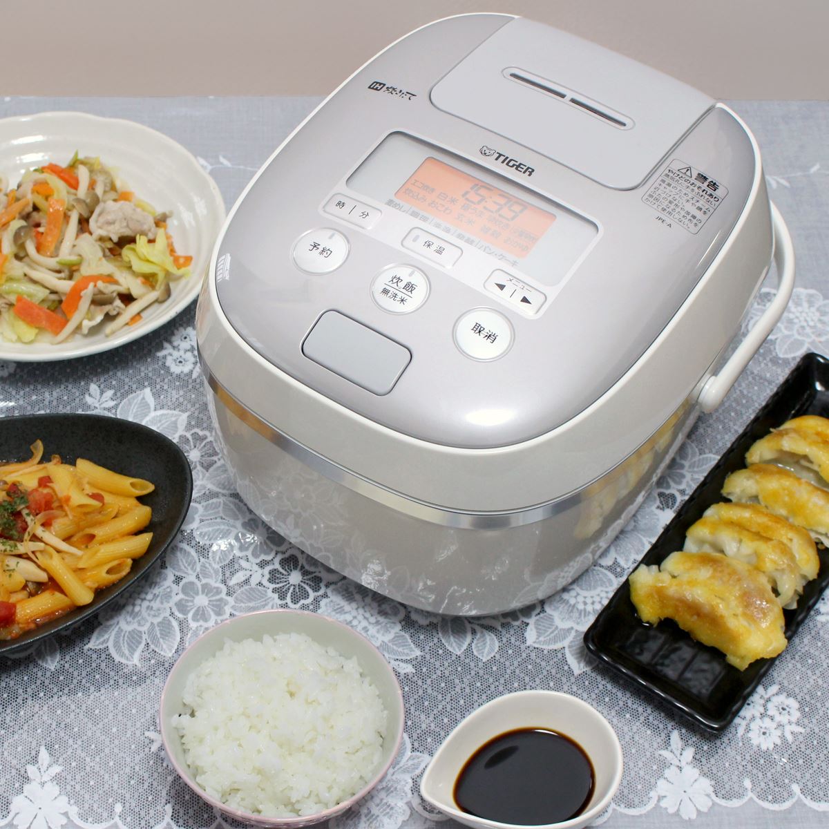 ご飯も料理も15分でできる 忙しい人にイイih炊飯器 タイガー 炊きたて Jpe A100 価格 Comマガジン