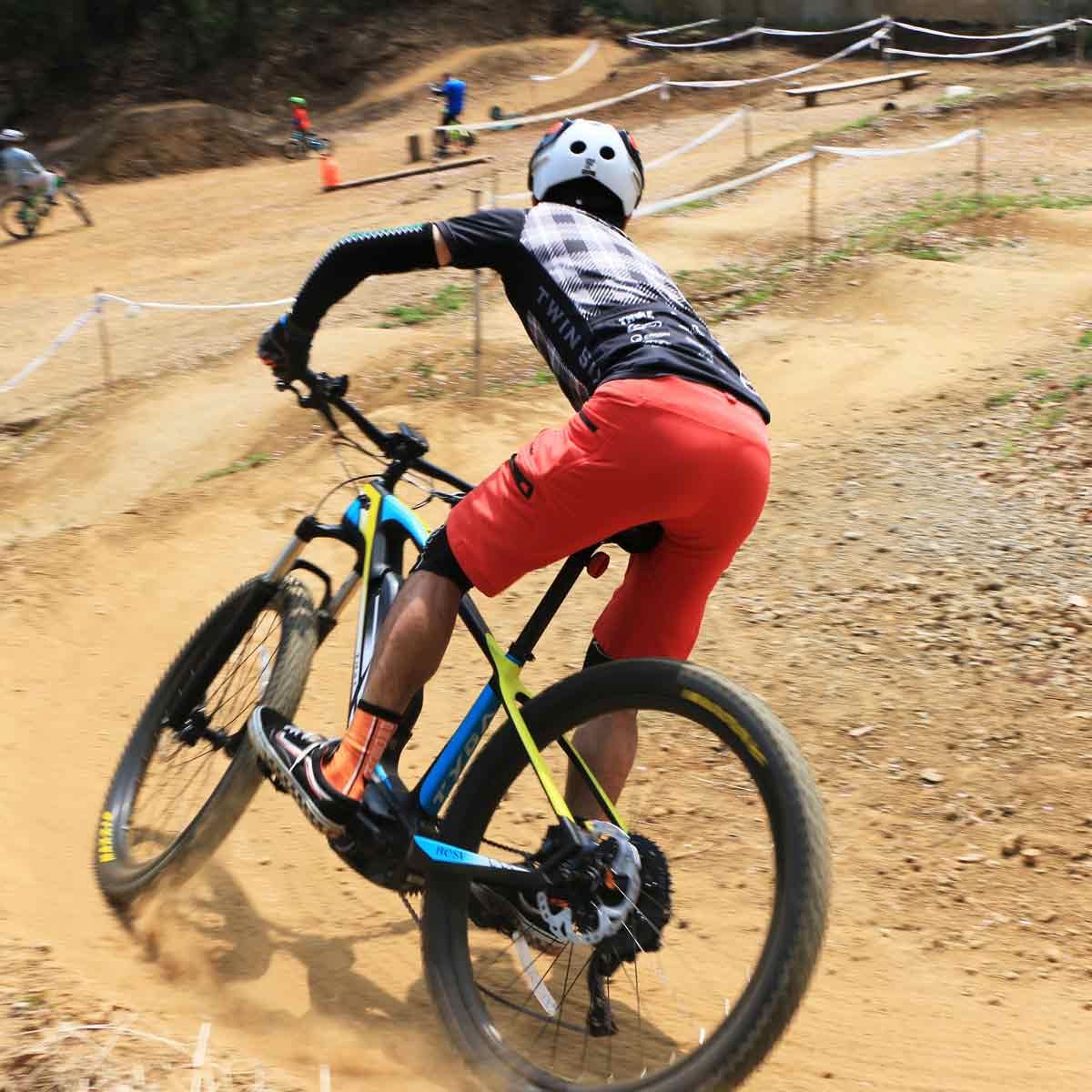 ヤマハとの違いは？ BESVのMTBタイプの電動アシスト自転車「TRS1」は 