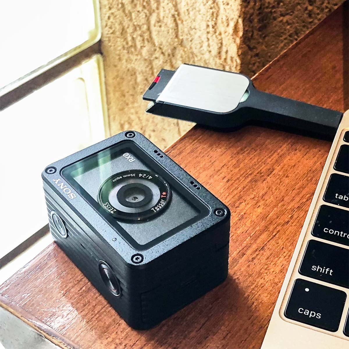 超小型デジカメ「RX0」の写りを徹底検証！ 小物や上手な
