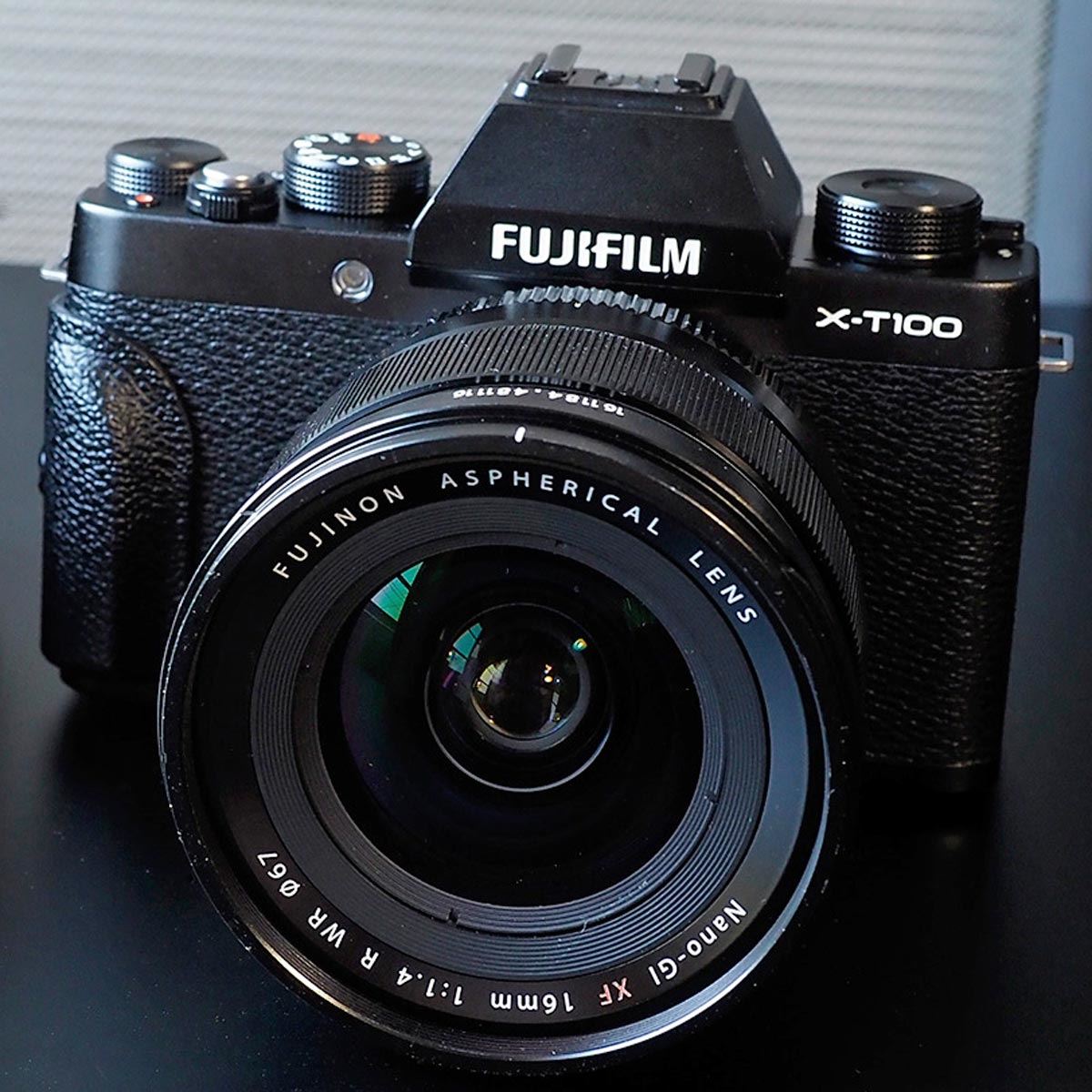 動作に不具合はありませんFUJIFILM X-T100 レンズキット - デジタルカメラ