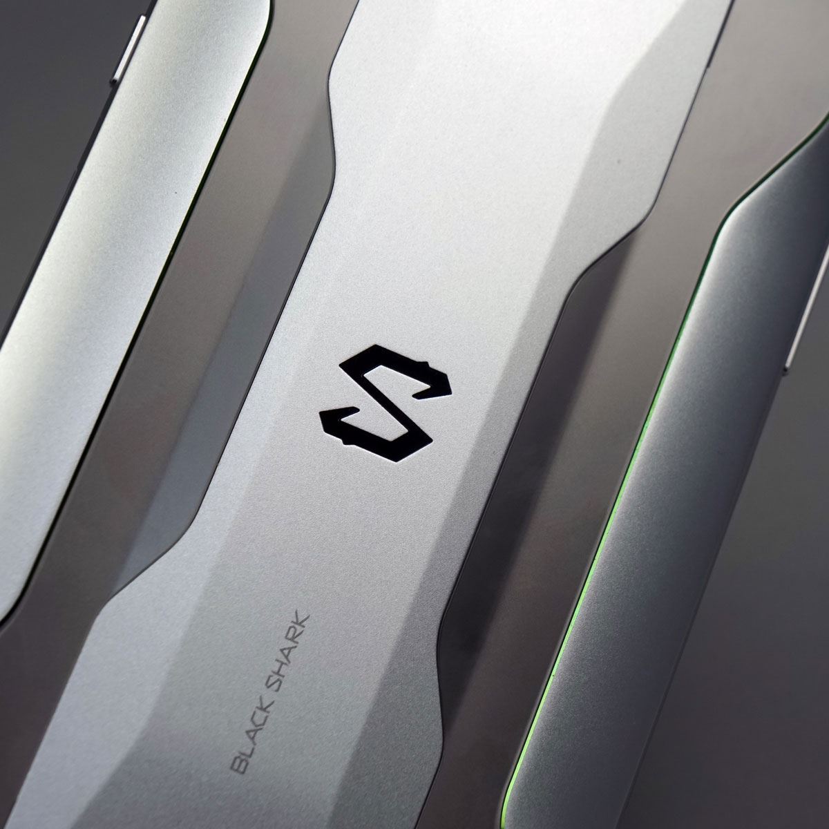 スマホだけどほとんど携帯ゲーム機！「Black Shark2」レビュー - 価格