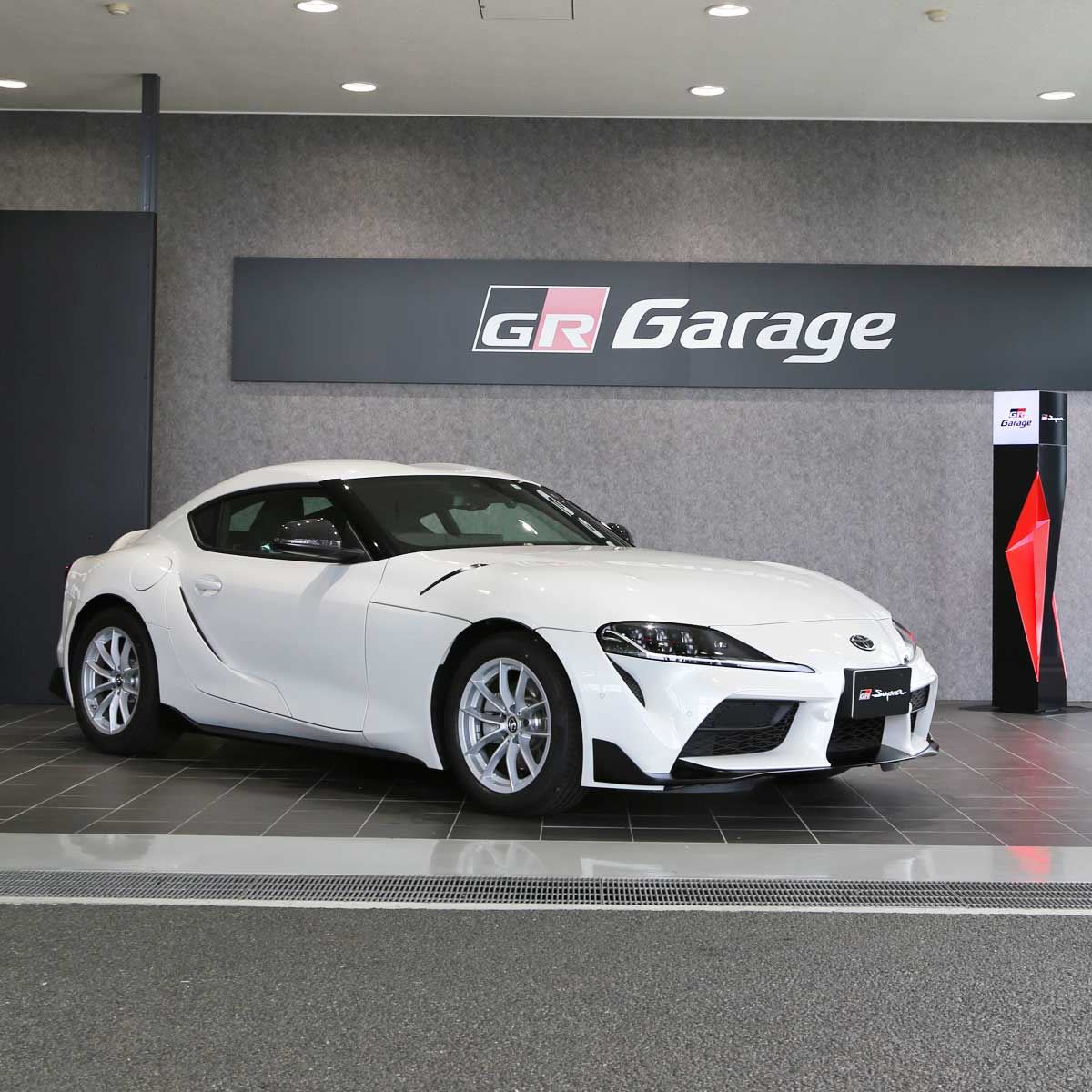 GR Garage東京三鷹でスープラのコラボイベントを開催！ - 価格.comマガジン