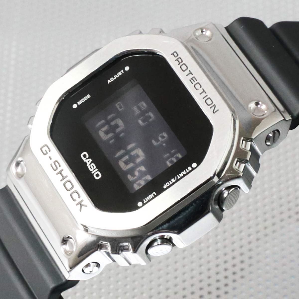 G-SHOCK GM-5600 メタルベゼル