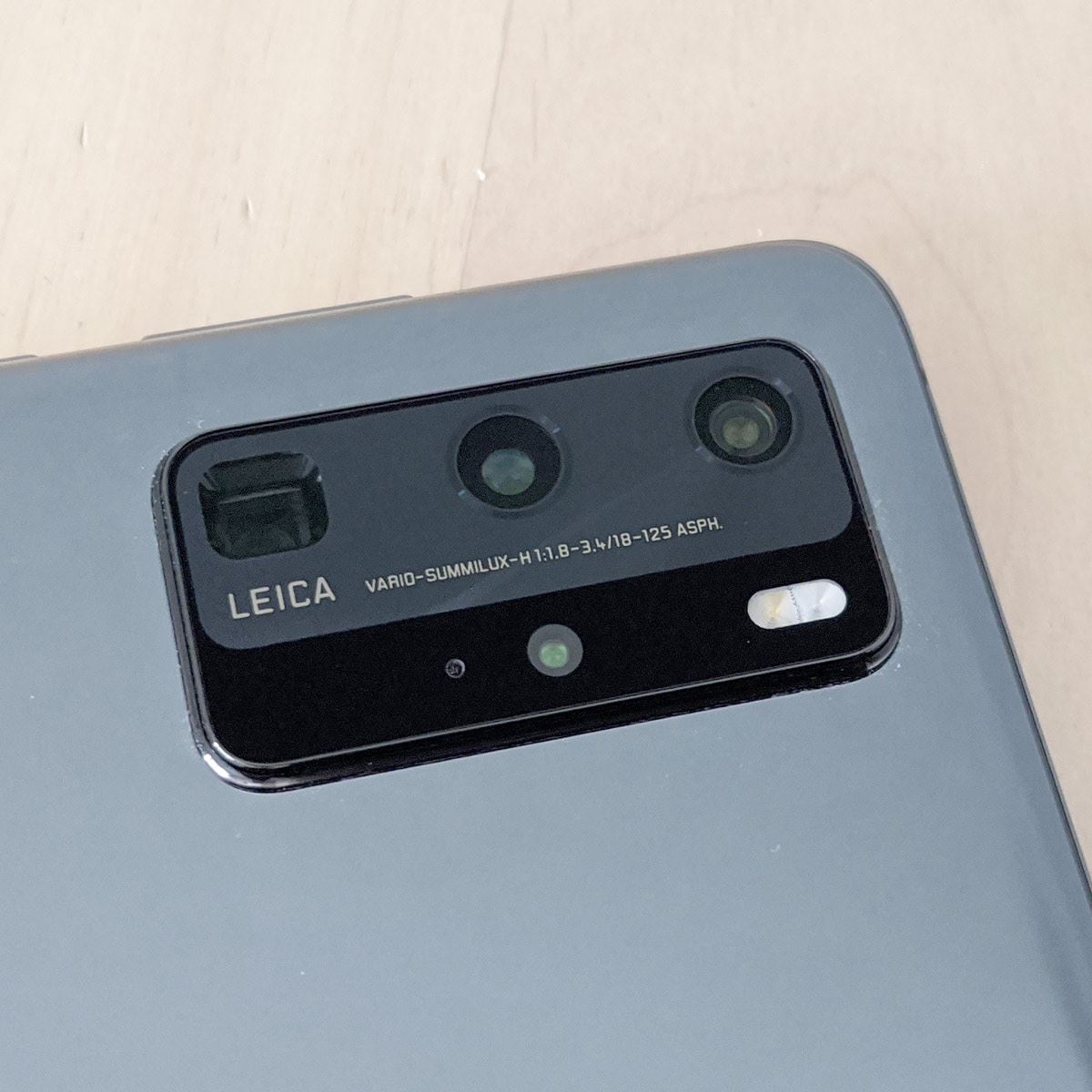 ファーウェイの最新スマホ「P40 Pro」。撮影欲をかき立てるカメラが