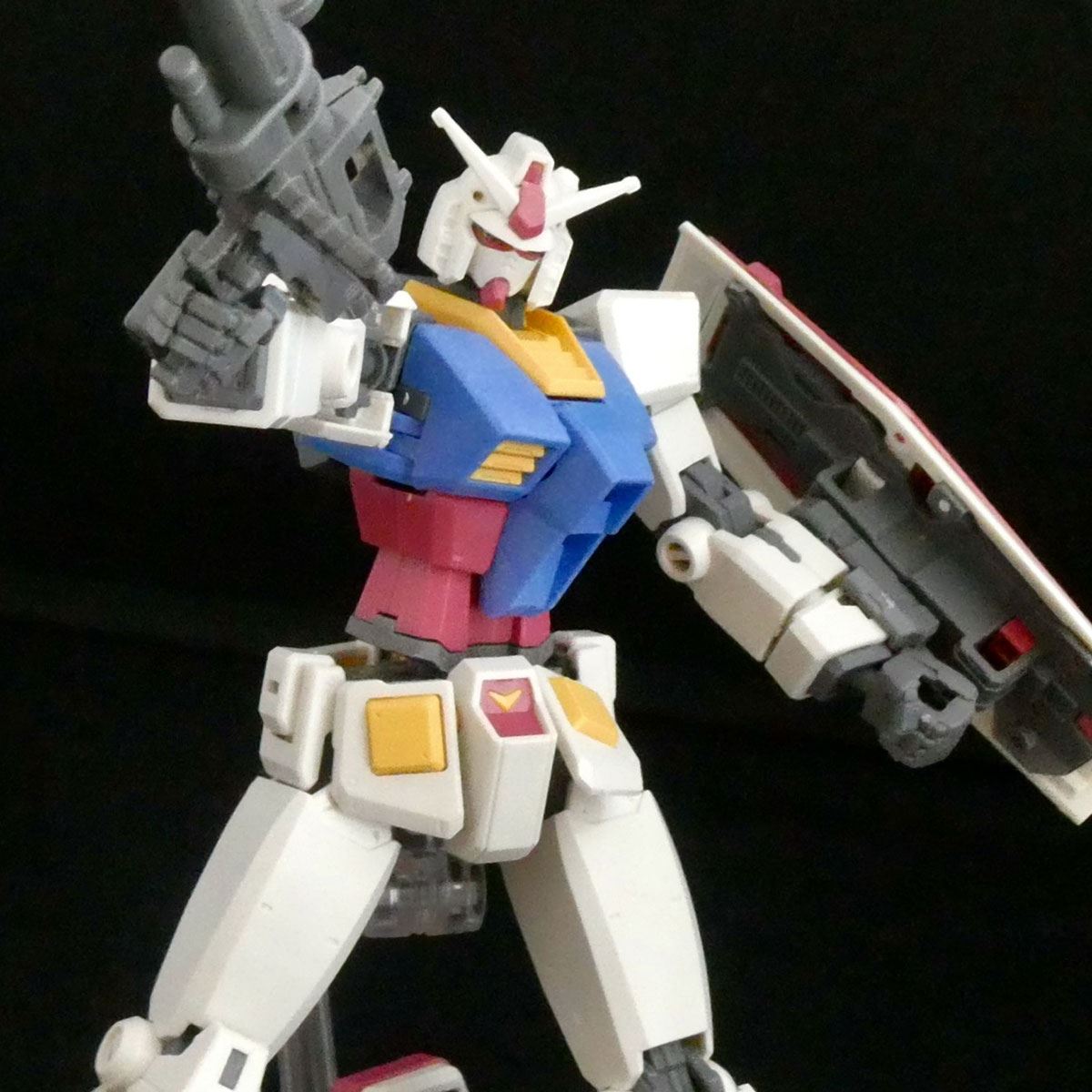 ガンプラ技術の集大成 大河原氏デザインの最新hg Rx 78 2 ガンダム の完成度に感動 価格 Comマガジン