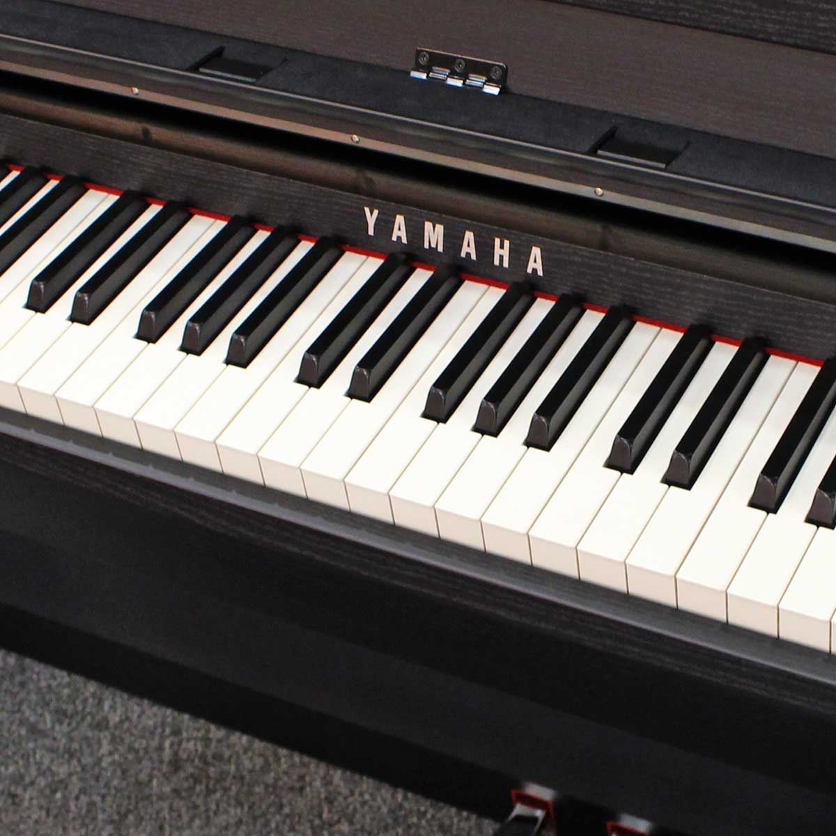 ヤマハ電子ピアノの超正統進化！ レッスン用「クラビノーバ」が3年ぶり 