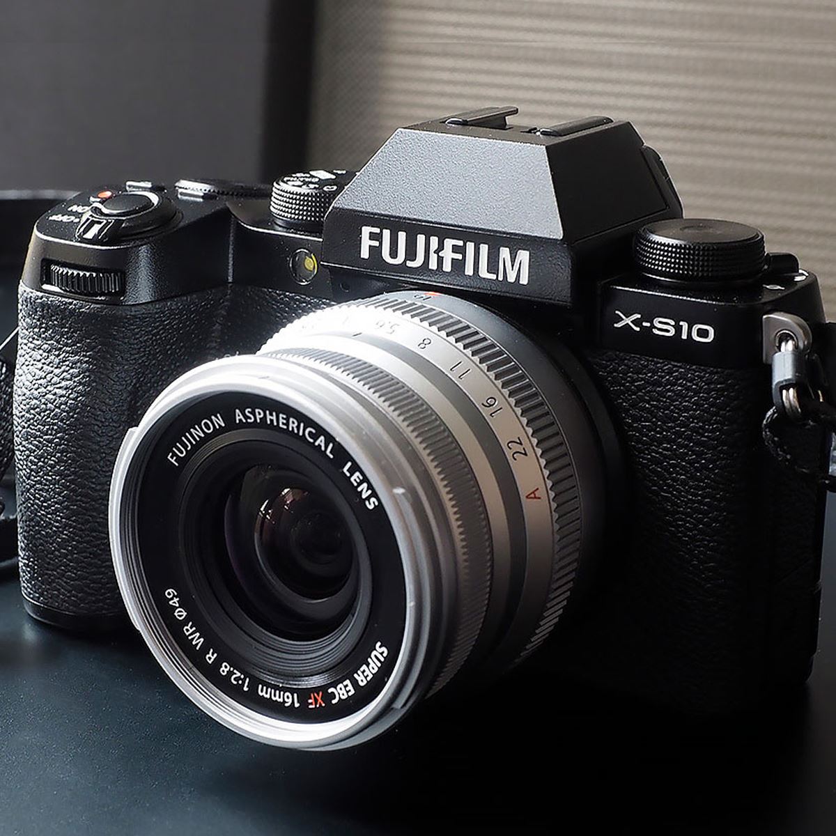 FUJIFILM X-S10 ダブルズームレンズキッド＋フジノンレンズ - カメラ