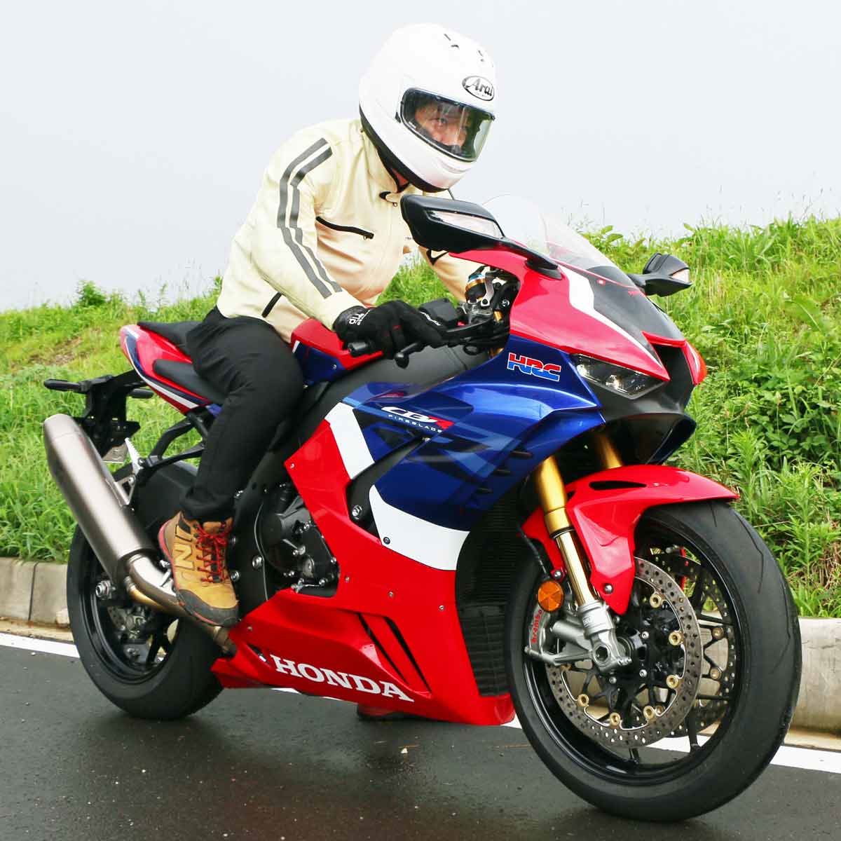 レースで勝つために開発されたホンダ「CBR1000RR-R」は公道でも