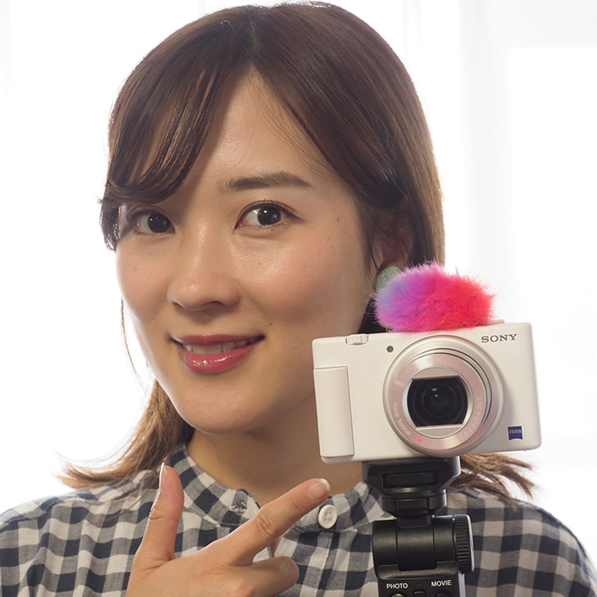 Vlog撮りたければコレ！ 動画撮影に振り切ったソニー「VLOGCAM