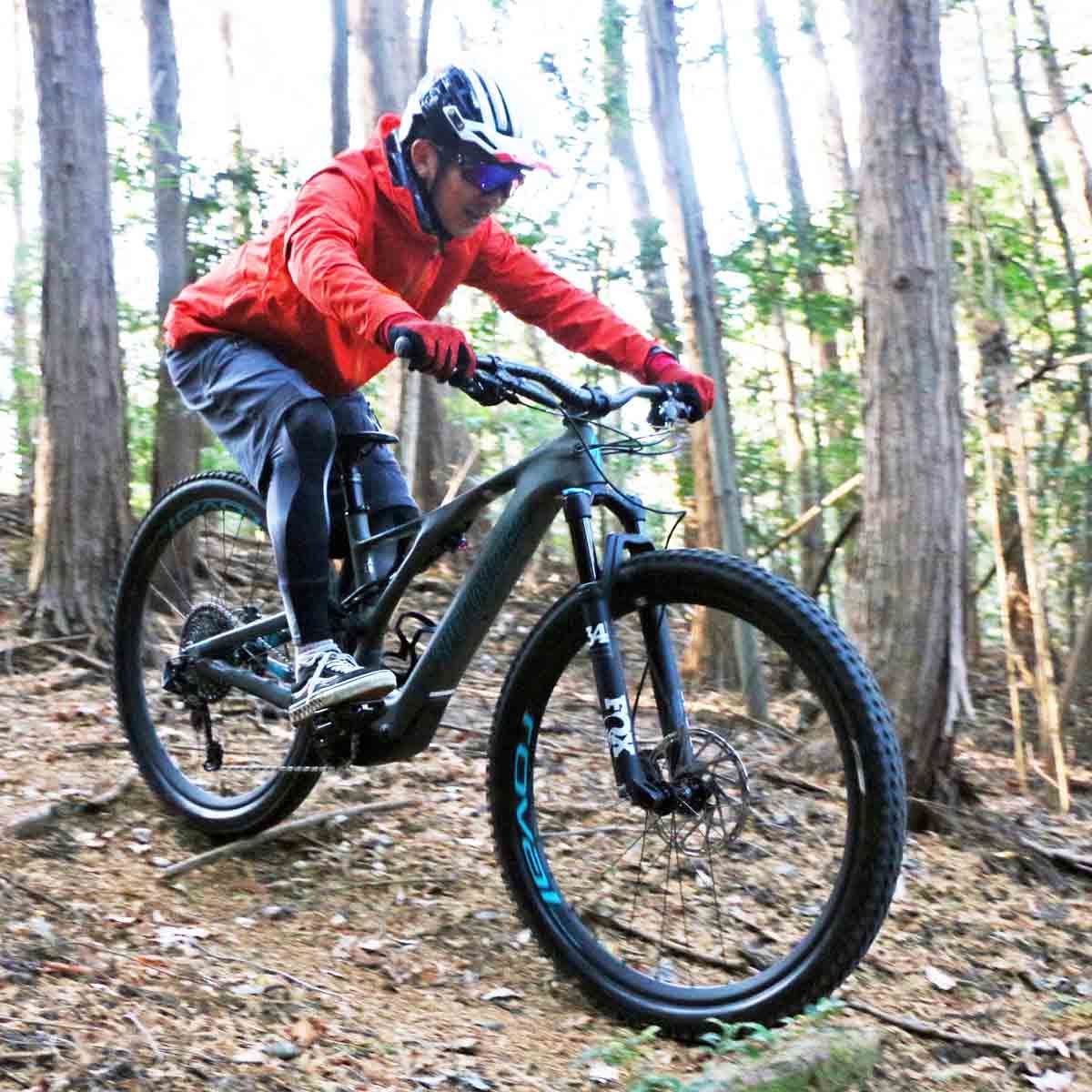 e-MTBとは思えないほどの軽快な走りが楽しめる！ スペシャライズド「LEVO SL EXPERT CARBON」 - 価格.comマガジン