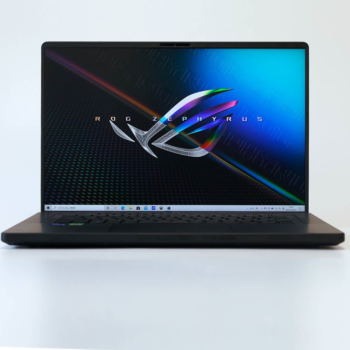 没入感高め！ 超狭額縁ベゼルのゲーミングノート「ROG ZEPHYRUS M16 