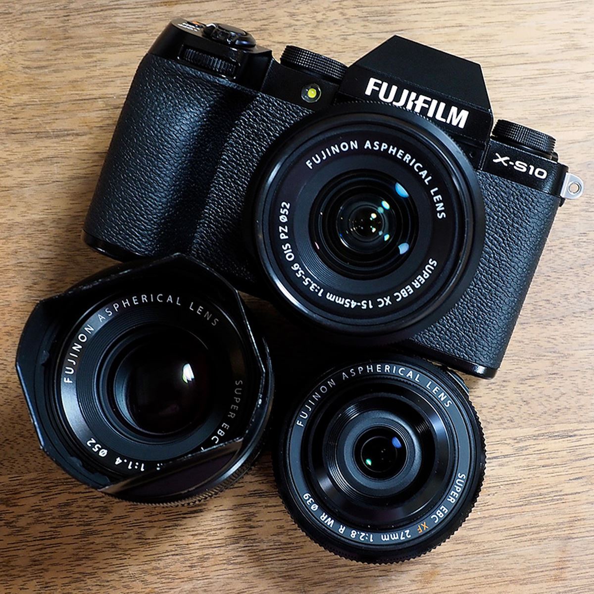 競売 Fujifilm x-s10とxc35mmF2レンズ付き デジタルカメラ ...