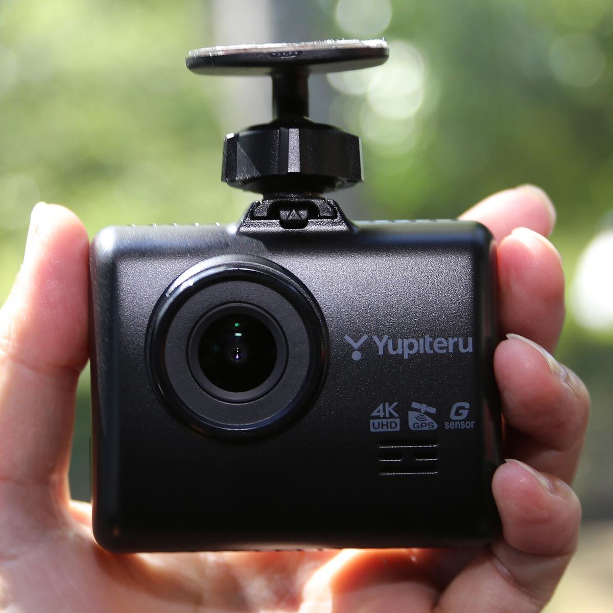 高精細な4K画質で撮影できる！ユピテル「Y-4K」2カメラドライブレコーダーをレビュー - 価格.comマガジン