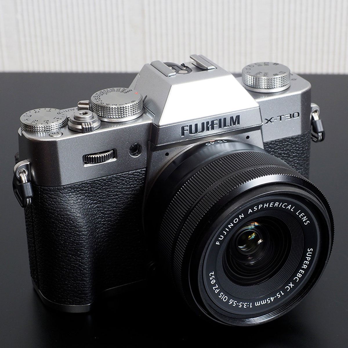 FUJIFILM X-T30ブラックXC15-45mmレンズ金属ハンドグリップ