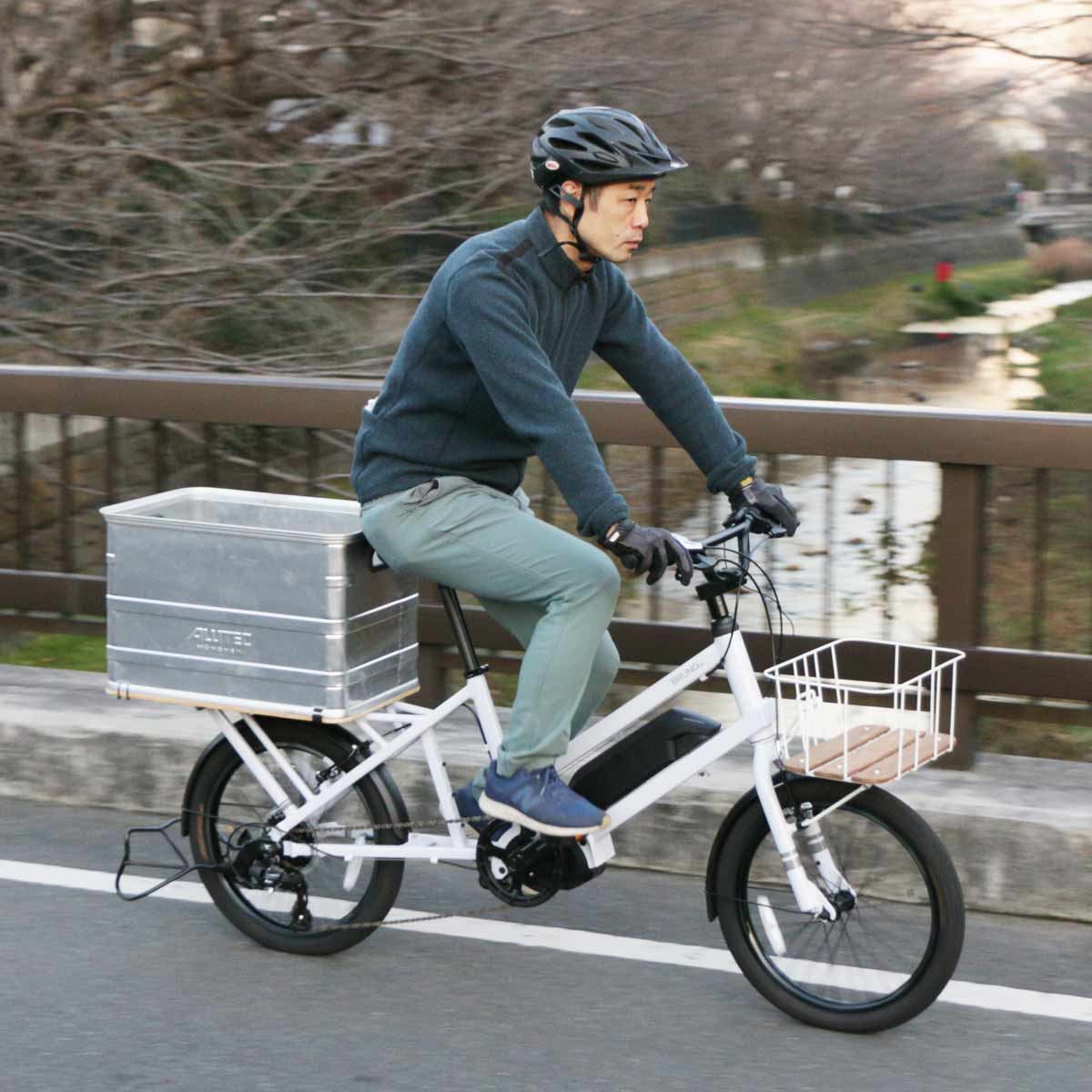 荷物をたくさん積んだり、子乗せもできる小径e-Bike！ブルーノ「e-tool」の利便性と快適さに感心 - 価格.comマガジン