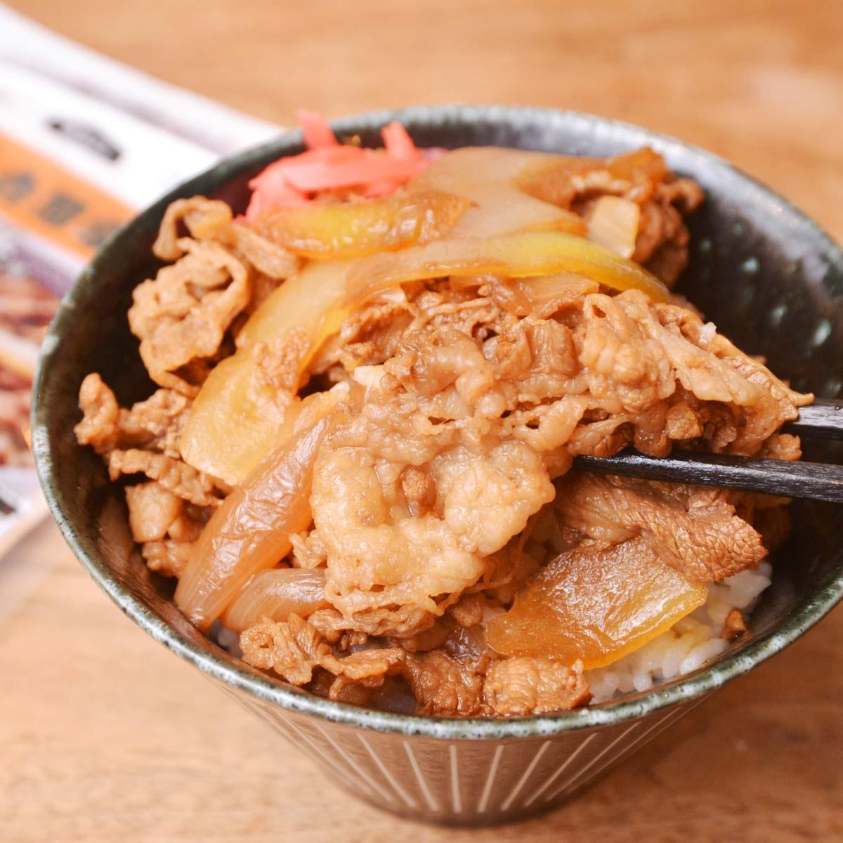 吉野家がトクホ化！ 血糖値の上昇を抑える「牛丼の具」はおいしいのか