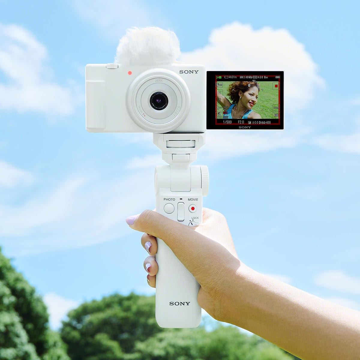 よりワイドな画角で軽量化された「VLOGCAM ZV-1F」は上位モデルより