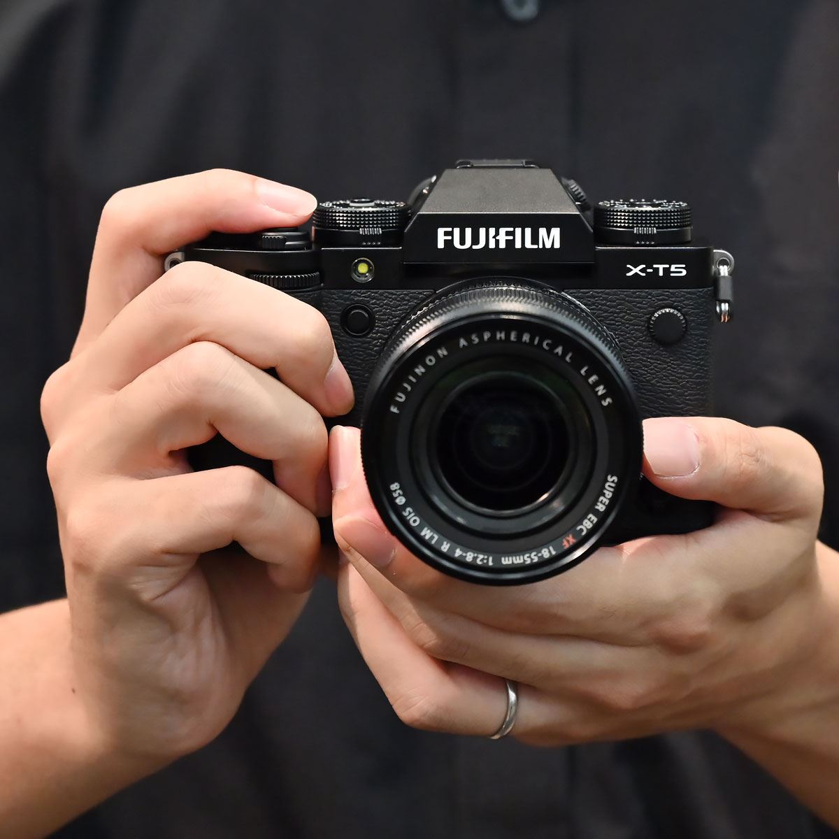 新品 未開封 延長保証 FUJIFILM X-T5 ボディ ブラック富士フィルム