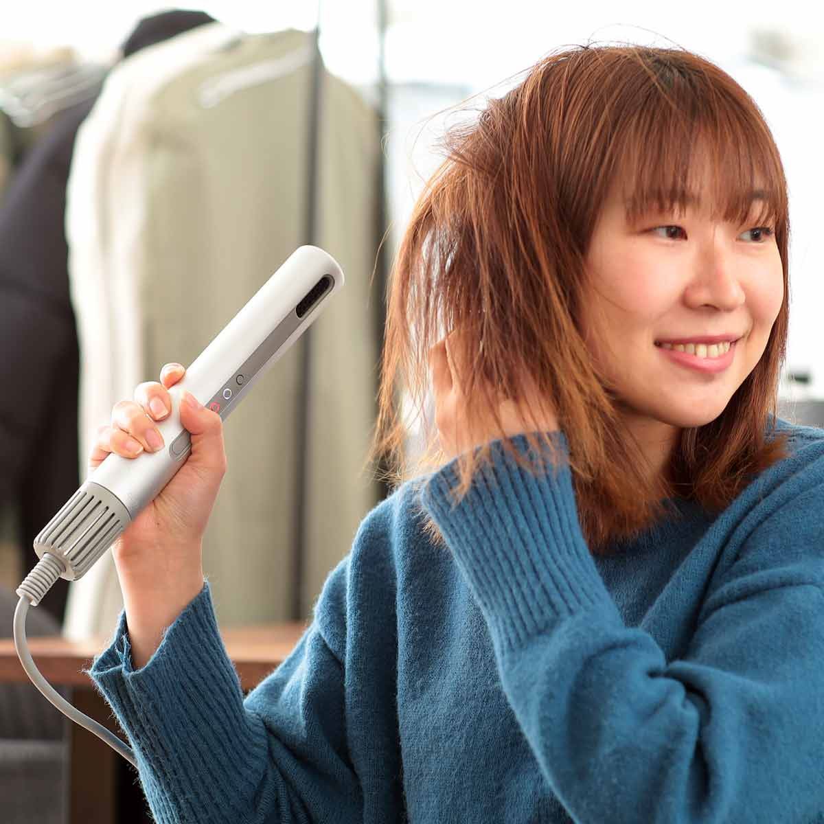 楽に乾かしたいならスティック型ヘアドライヤー！ カドー「baton」は ...