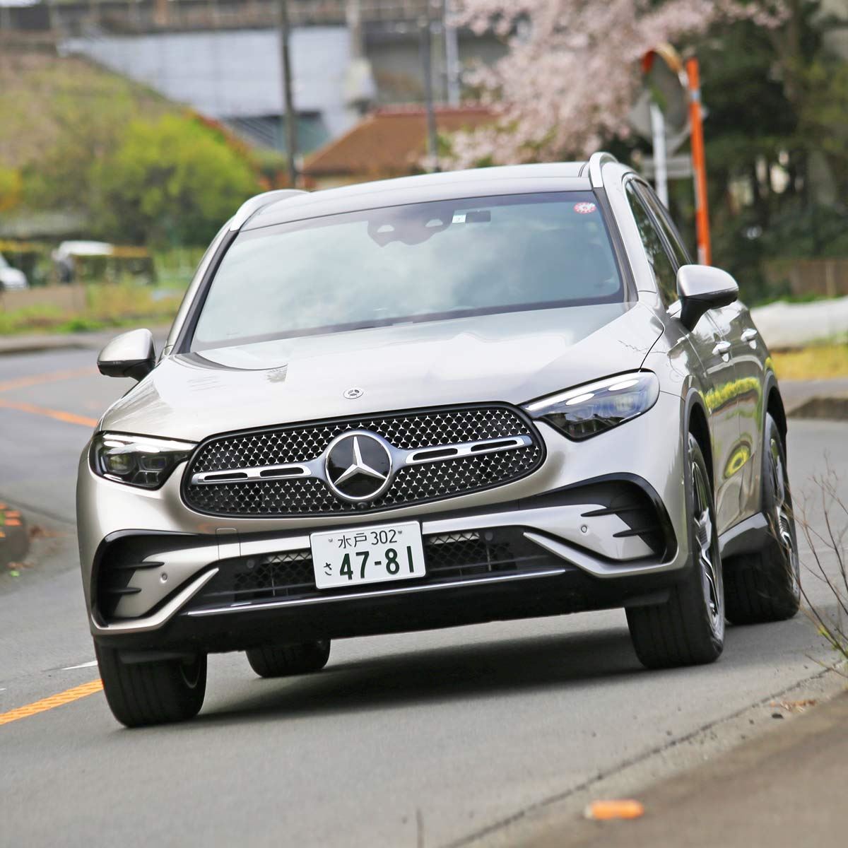 新型「GLC」は今のメルセデスの“王道”モデル！ 「S」譲りの先進機能も満載 - 価格.comマガジン