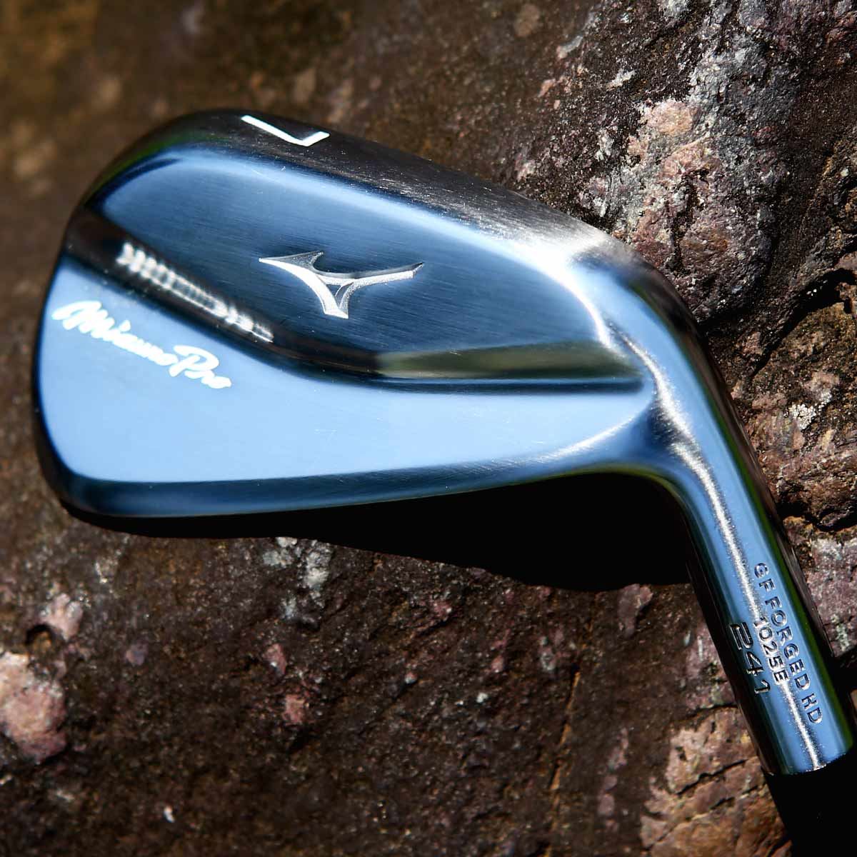 ミズノの“軟鉄”最高峰！ 「Mizuno Pro 241」で球を打つ愉悦