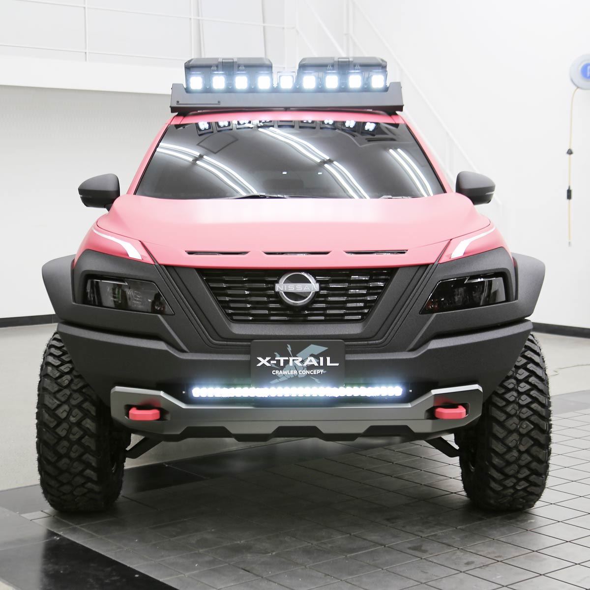 改造しすぎた個性的な「エクストレイル」も！ 日産がオートサロン2024