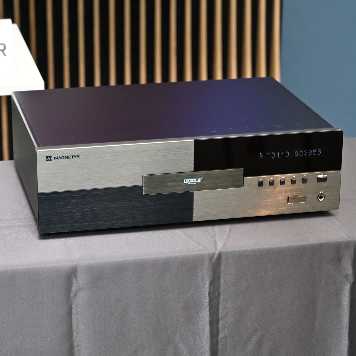 日本独自仕様も！ MAGNETARのユニバーサルプレーヤー「UDP900