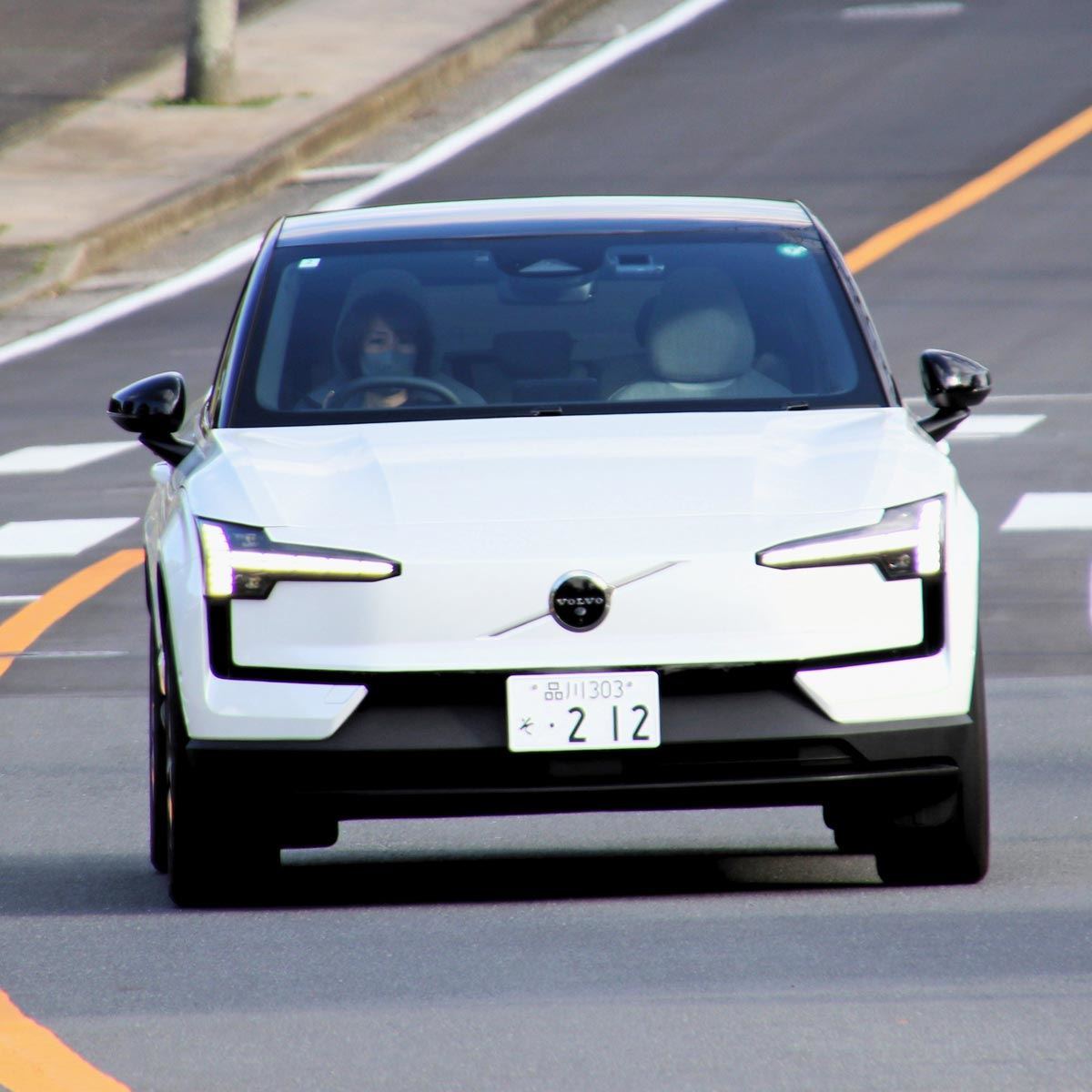ポポ　＊値段交渉可能＊様 ボルボ「EX30」はお洒落な雰囲気が際立つコンパクトEV！ - 価格