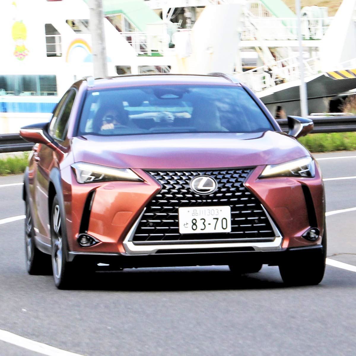 レクサス「UX300h」1,400km試乗！ 進化したハイブリッドは◎、実燃費は 